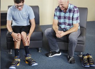 NIKE REINVENTA O ZÍPER E CRIA TÊNIS PARA PESSOAS COM DEFICIÊNCIA