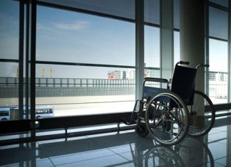 ACOMPANHANTE DE PESSOA COM DEFICIÊNCIA TEM DIREITO A DESCONTO DE 80% EM PASSAGENS AÉREAS