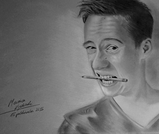 ARTISTA POLONÊS QUE NASCEU SEM OS BRAÇOS DESENHA INCRÍVEIS OBRAS REALISTAS