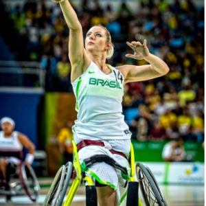 paola-klokler-basquete-sobre-rodas-esporte-adaptado-de-papo-com-claudinha