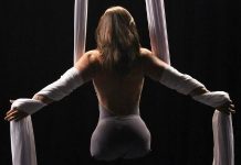 A MENINA SEM PERNAS ABANDONADA AO NASCER QUE DESCOBRIU QUE SEU ÍDOLO FAMOSO ERA SUA IRMÃ