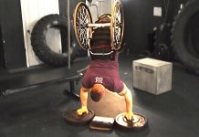 ZACK RUHL: O GIGANTE SEM PERNAS QUE LEVANTA 215 KG NO SUPINO