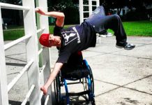 AKINFAS SANT’ANA SE DESTACA COMO O 1º CADEIRANTE ATLETA DE CALISTENIA