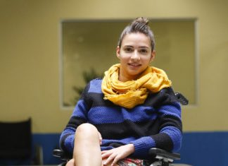 “NOSSAS CIDADES AINDA PRECISAM EVOLUIR MUITO EM ACESSIBILIDADE”, DEFENDE LAIS SOUZA – CASA VOGUE