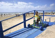 PROJETO CRIA ANDADORES DE PVC PARA LEVAR CRIANÇAS COM DEFICIÊNCIA À AREIA E AO MAR EM TRAMANDAÍ