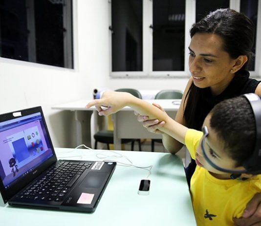 ALUNA DA UNIFOR CRIA JOGO QUE AUXILIA NA REABILITAÇÃO DE CRIANÇAS COM PARALISIA CEREBRAL