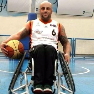 ademar-tornou-se-atleta-profissional-e-hoje-joga-basquete-na-cadeira-de-rodas-1497551063332_v2_450x450