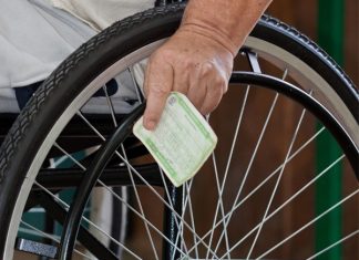 ACESSIBILIDADE NAS ELEIÇÕES: SAIBA OS DIREITOS DAS PESSOAS COM DEFICIÊNCIA