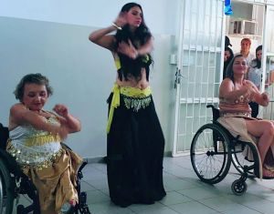 PROJETO REÚNE DANÇARINAS COM DEFICIÊNCIA QUE DESCOBRIRAM NA ARTE UM RECOMEÇO