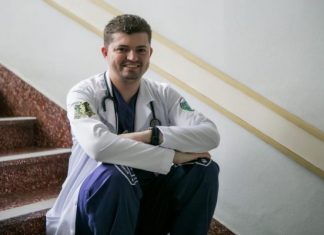 JOVEM AUTISTA SE FORMA EM MEDICINA E SE DESTACA NA PROFISSÃO