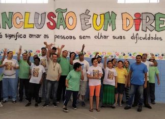 JÁ OUVIU FALAR EM CAPOEIRA ADAPTADA? turma do projeto de capoeira adaptada