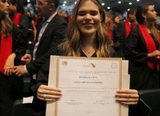PROPOSTA DETERMINA EXPEDIÇÃO DE DIPLOMA EM BRAILE