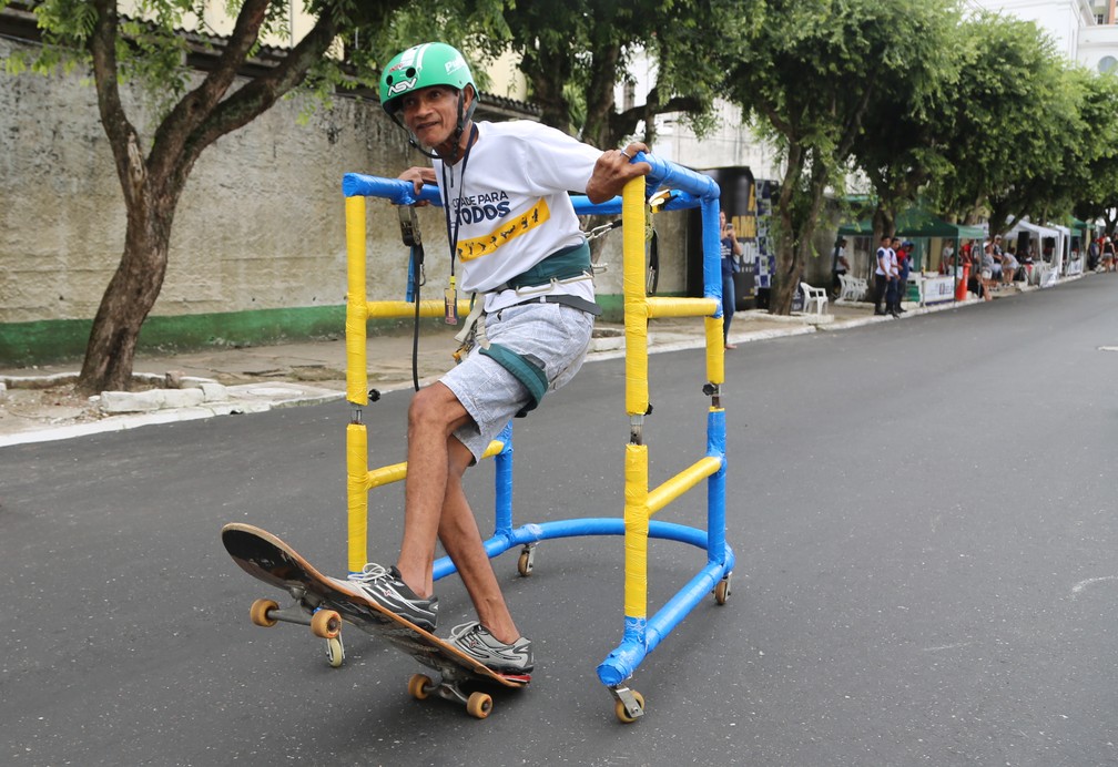 Protótipo de skate adaptado para pessoas com deficiência — Foto: Alessandra Serrão/Comus