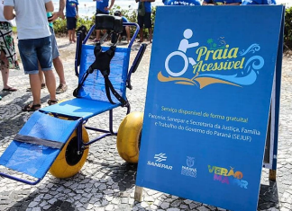 10 PONTOS DO LITORAL DO PARANÁ TÊM CADEIRAS DE ACESSIBILIDADE À PRAIA