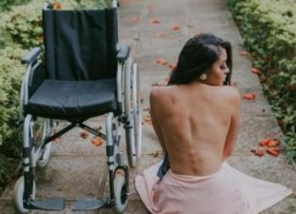 “FIQUEI PARAPLÉGICA POR CAUSA DE PIERCING E HOJE INSPIRO PESSOAS NA WEB”