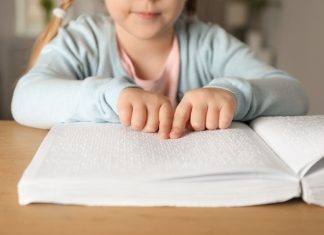 FUNDAÇÃO DORINA DISPONIBILIZA, GRATUITAMENTE, LIVROS INFANTIS ACESSÍVEIS PARA ENTRETENIMENTO DE CRIANÇAS COM DEFICIÊNCIA VISUAL