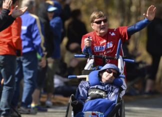 MORRE UMA LENDA, DICK HOYT, PAI MARATONISTA QUE CORRIA COM FILHO TETRAPLÉGICO (TEAM HOYT)