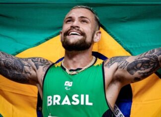 VINÍCIUS RODRIGUES PERDE FINAL POR 0S01 E FICA COM A PRATA NOS 100 M T42